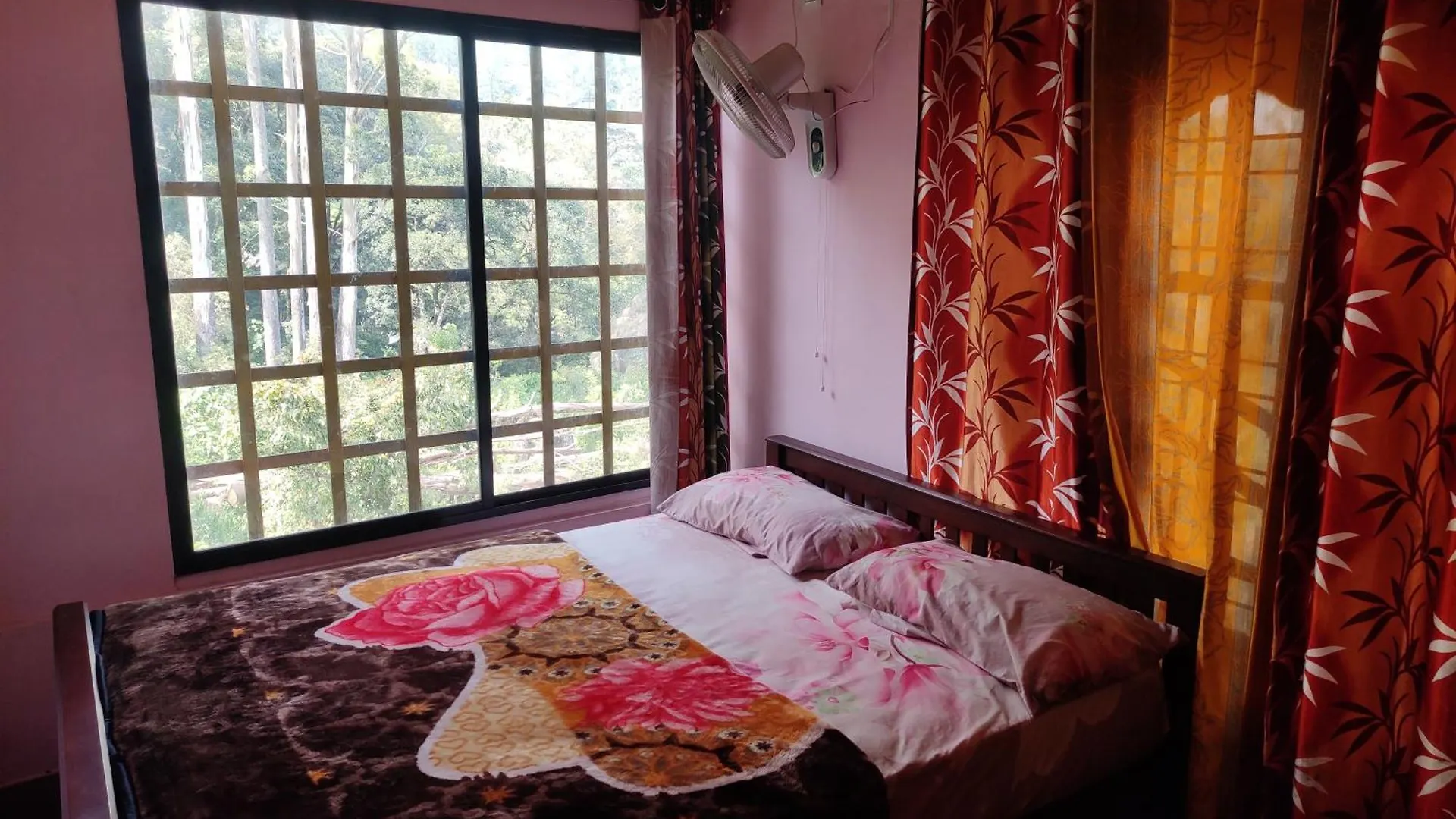 Munnar Pavithra Riverview Homestay India