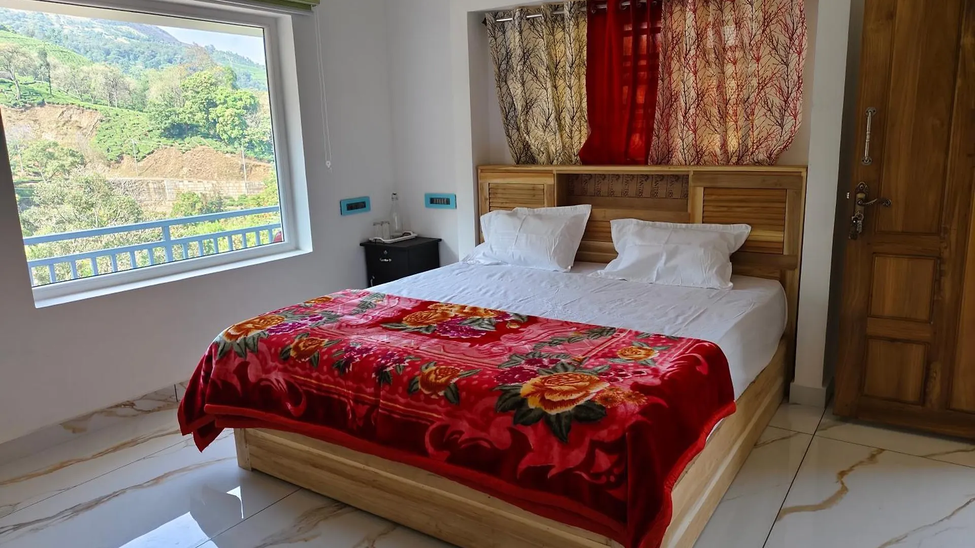 Munnar Pavithra Riverview Homestay India