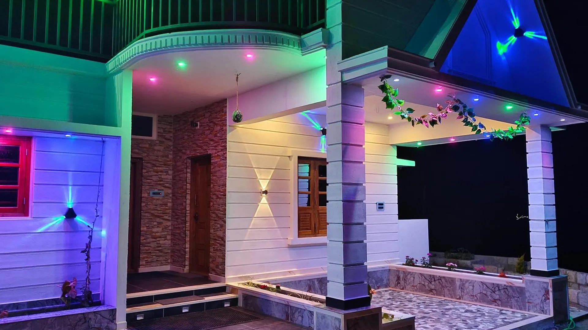 Munnar Pavithra Riverview Homestay India