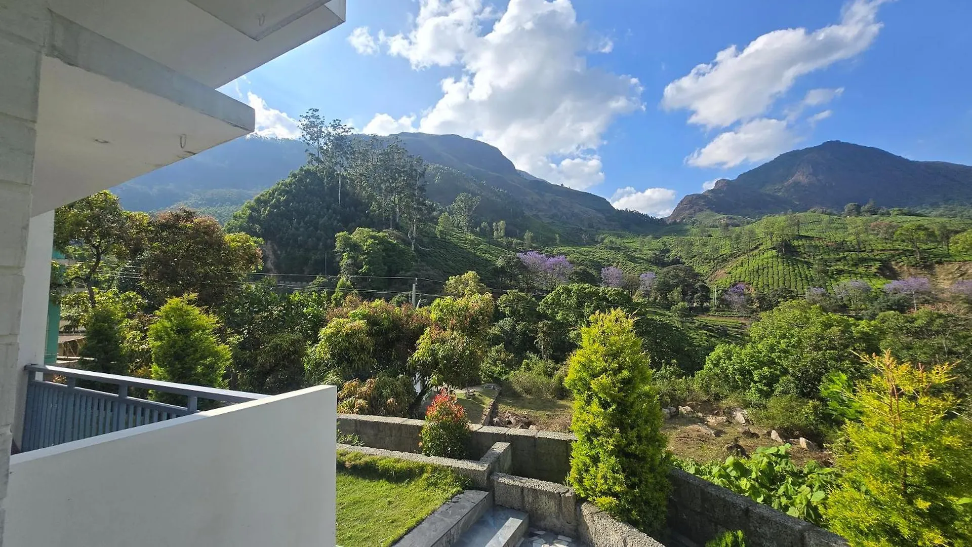 Munnar Pavithra Riverview Homestay